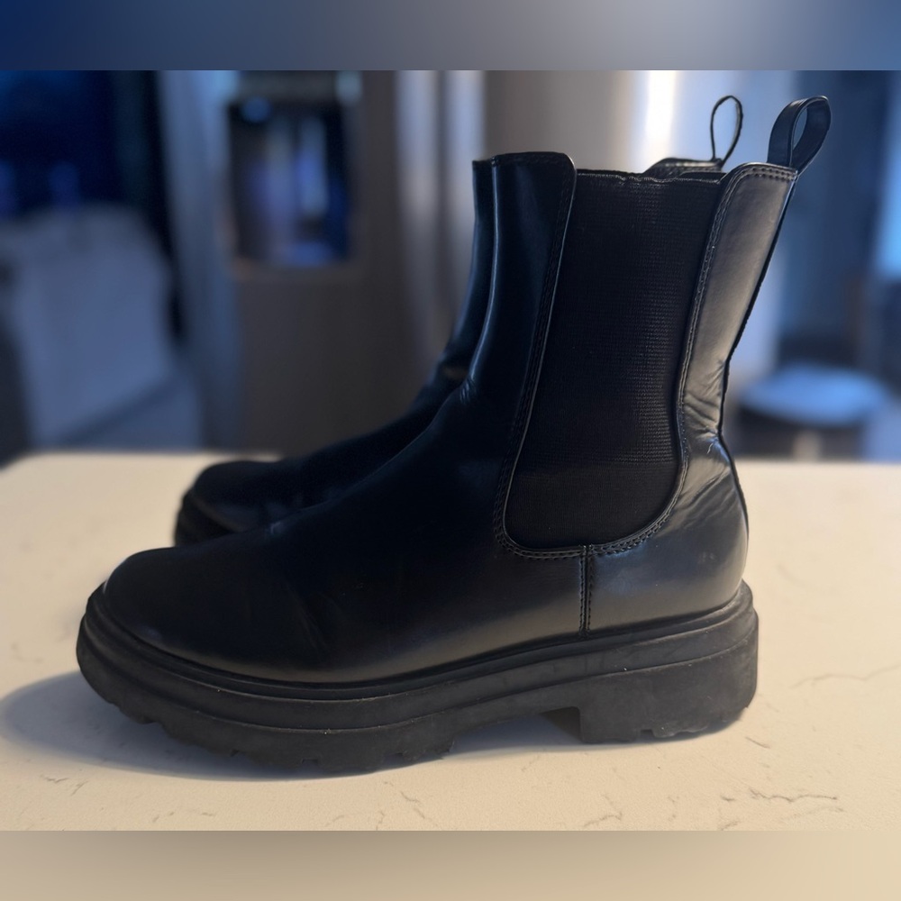 Black Ankle Boots Stylish Chic With Chunky Heel size 7.5 - Picture 4 of 11